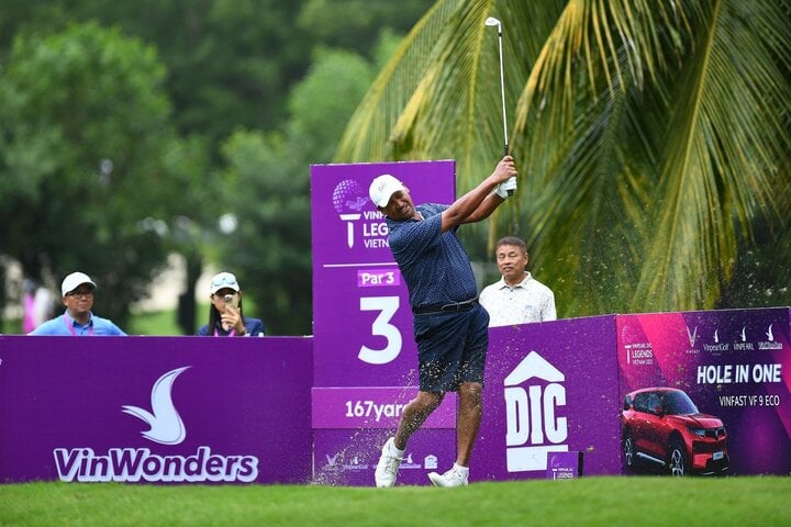 Giải golf huyền thoại đang diễn ra tại Nha Trang.